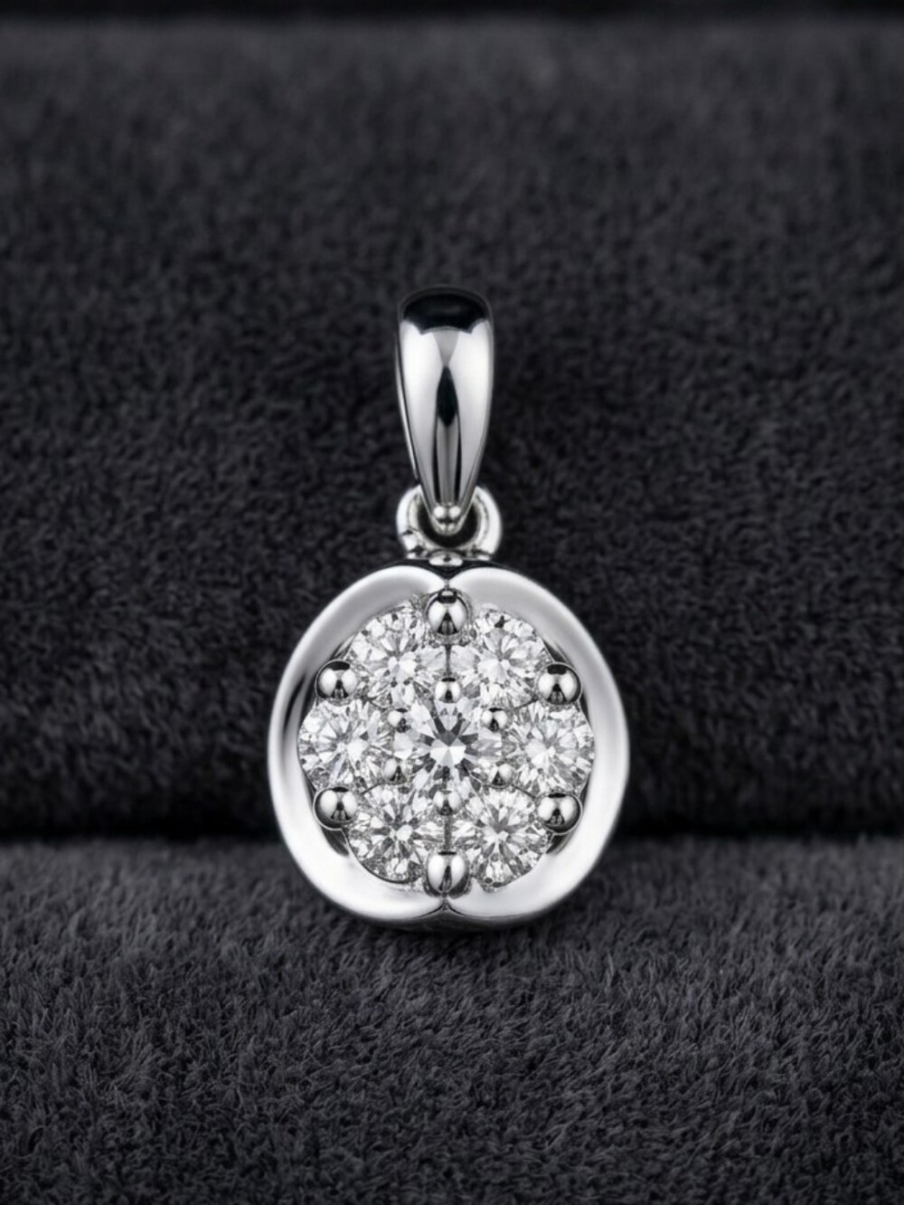 10K Diamond 0.20 cttw Cluster White Gold Pendant